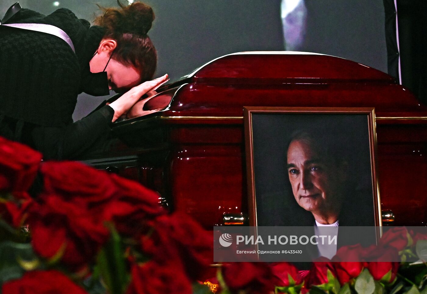 Прощание с народным артистом России В. Кореневым