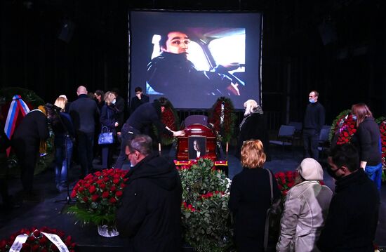 Прощание с народным артистом России В. Кореневым