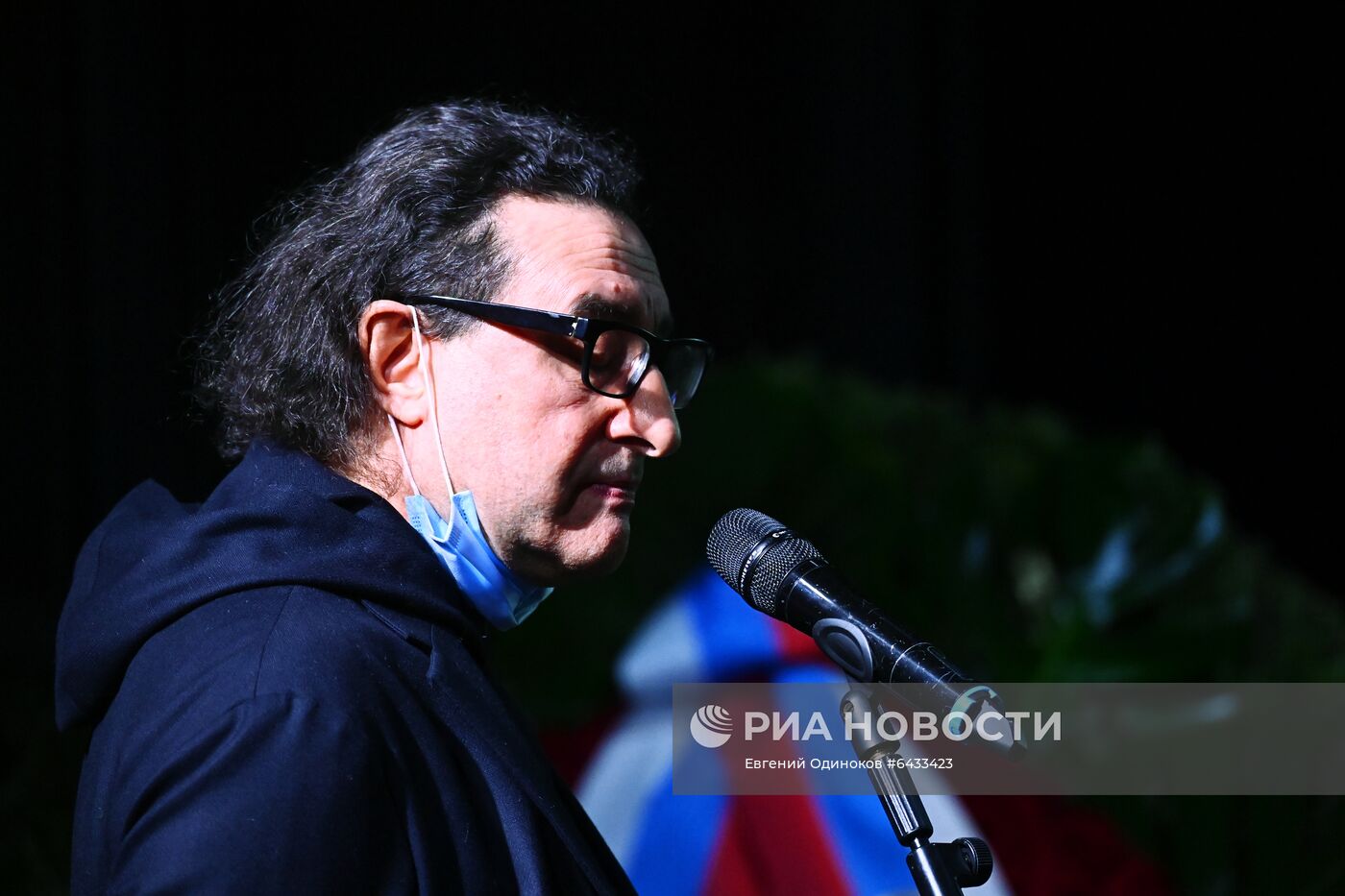 Прощание с народным артистом России В. Кореневым