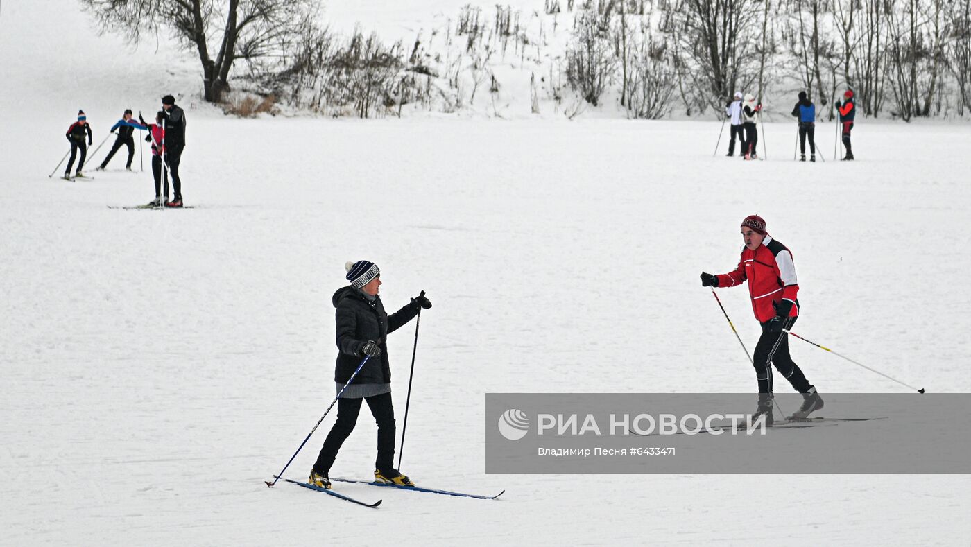 Катание на лыжах в Москве Катание на лыжах в Москве