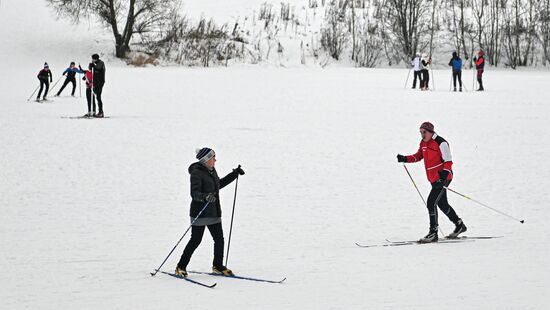 Катание на лыжах в Москве Катание на лыжах в Москве