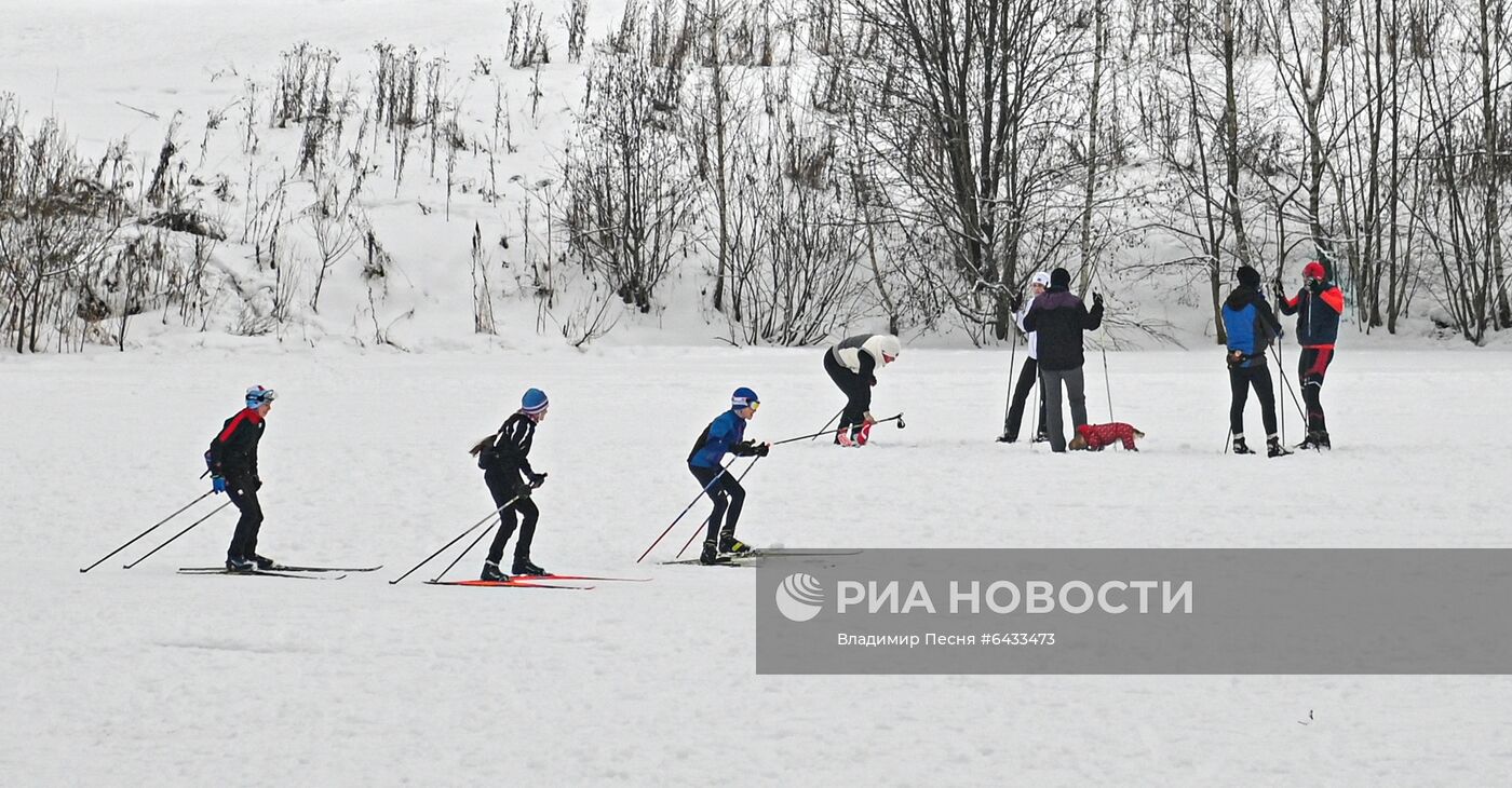 Катание на лыжах в Москве