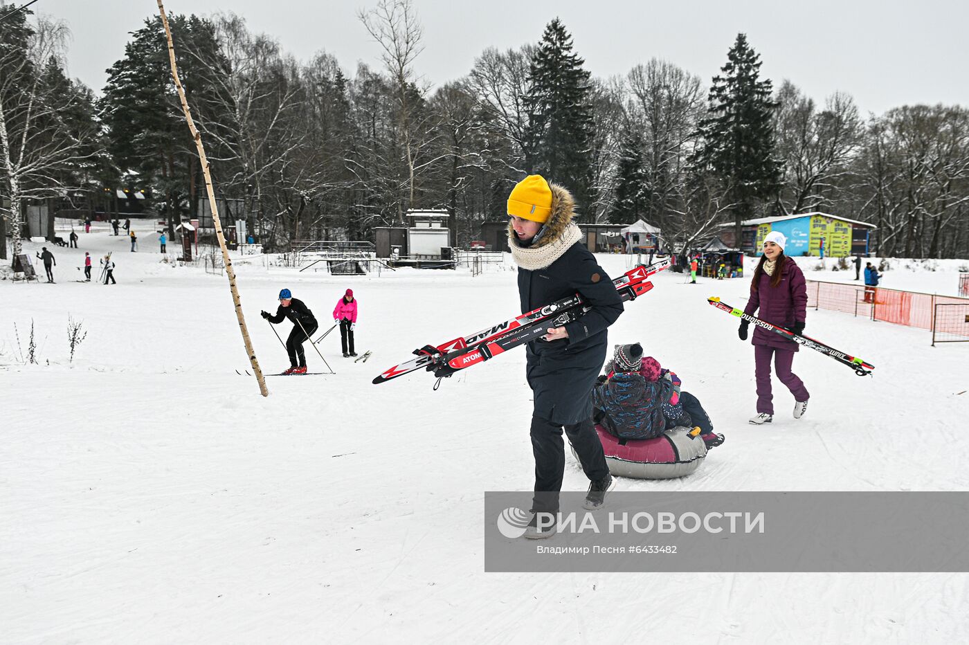 Катание на лыжах в Москве