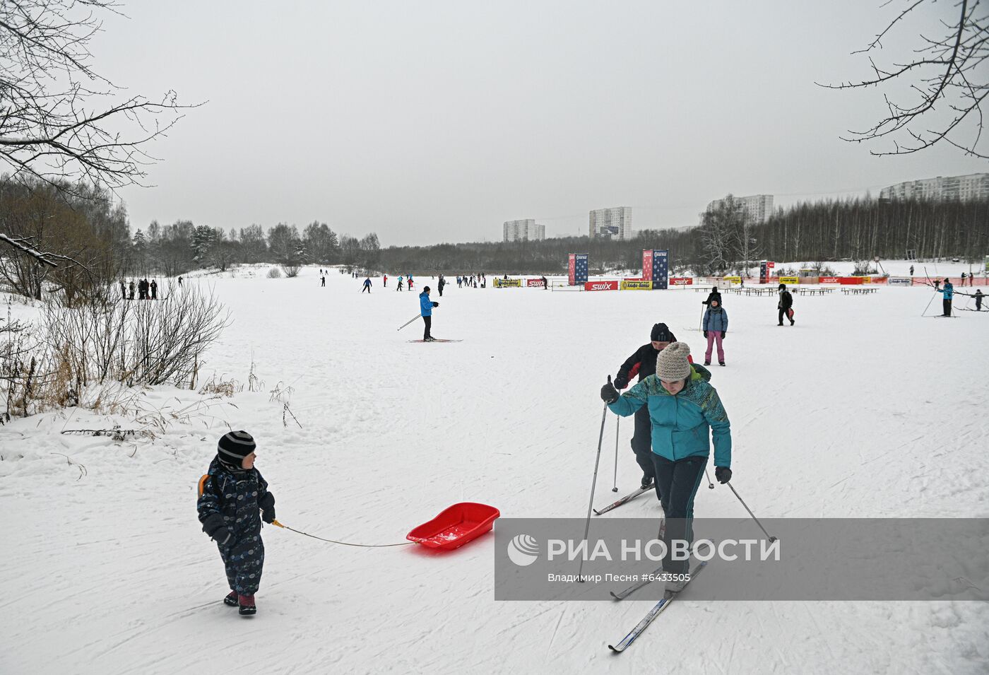 Катание на лыжах в Москве