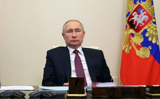 Президент РФ В. Путин провел совещание по вопросам социальной защиты населения