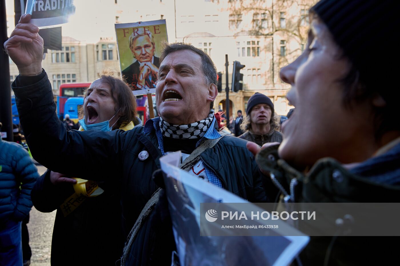 Суд в Лондоне отказался освободить Ассанжа под залог