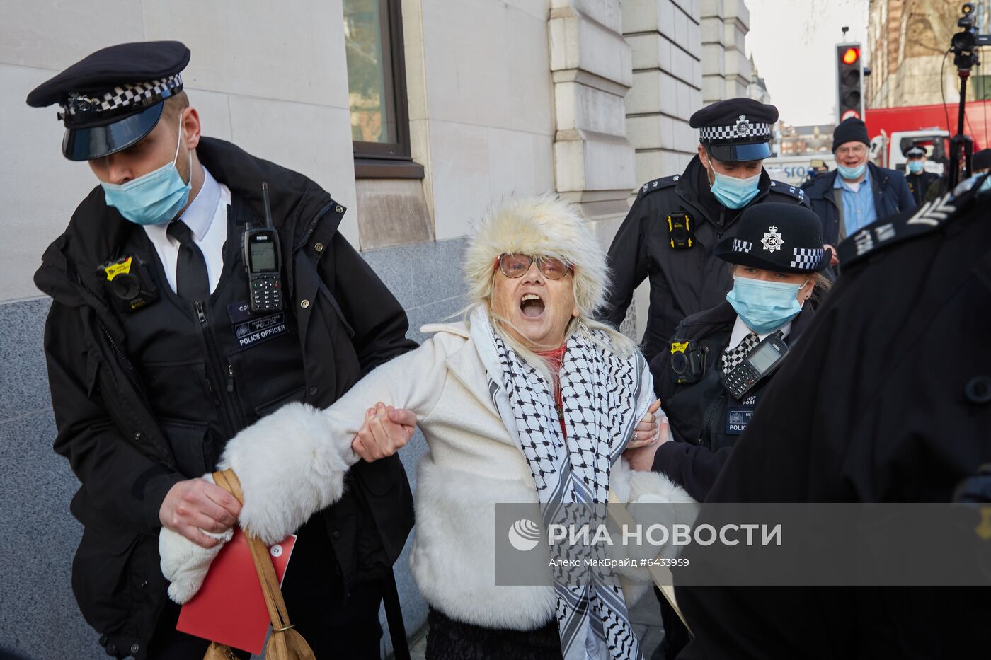 Суд в Лондоне отказался освободить Ассанжа под залог