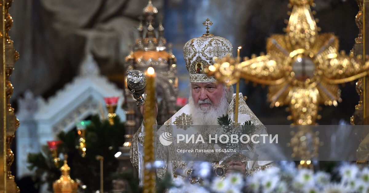 Празднуют ли православные новый год. Рождество в храме Христа Спасителя 2021. Празднование Рождества в России в церкви. Празднование Рождества сейчас. Рождество Христово прямая трансляция из храма Христа Спасителя 2021.