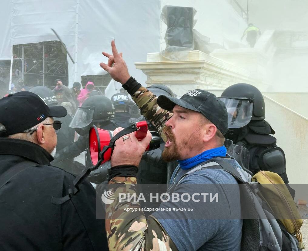 Акция протеста сторонников Д. Трампа в Вашингтоне