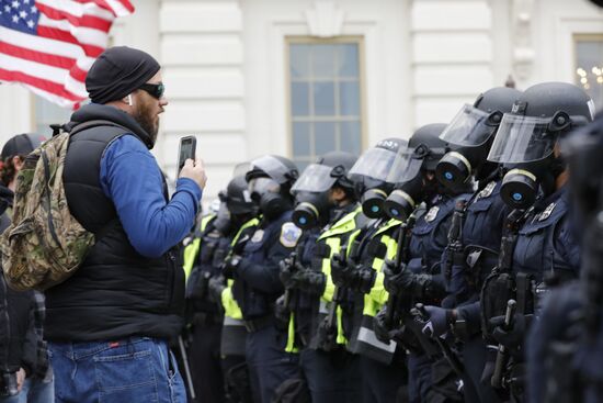Акция протеста сторонников Д. Трампа в Вашингтоне
