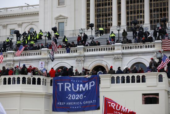 Акция протеста сторонников Д. Трампа в Вашингтоне