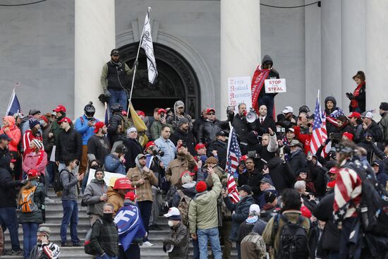 Акция протеста сторонников Д. Трампа в Вашингтоне