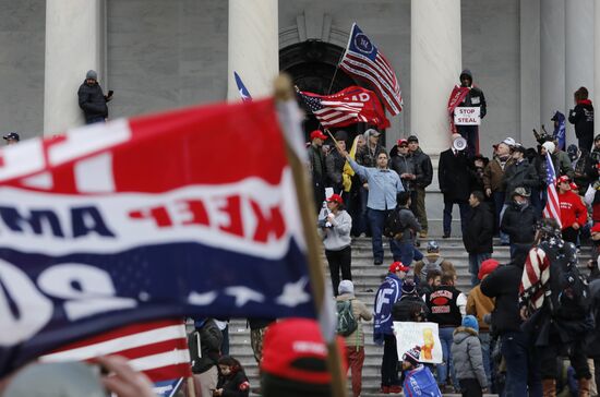 Акция протеста сторонников Д. Трампа в Вашингтоне