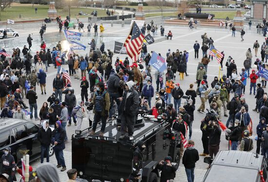 Акция протеста сторонников Д. Трампа в Вашингтоне