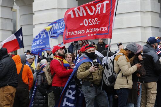 Акция протеста сторонников Д. Трампа в Вашингтоне