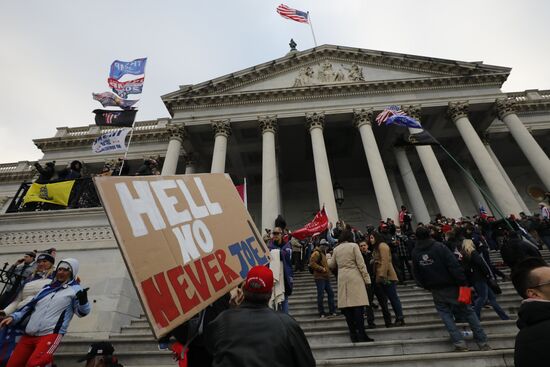 Акция протеста сторонников Д. Трампа в Вашингтоне