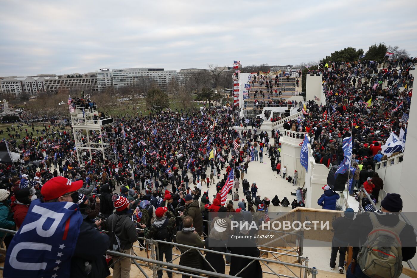 Акция протеста сторонников Д. Трампа в Вашингтоне