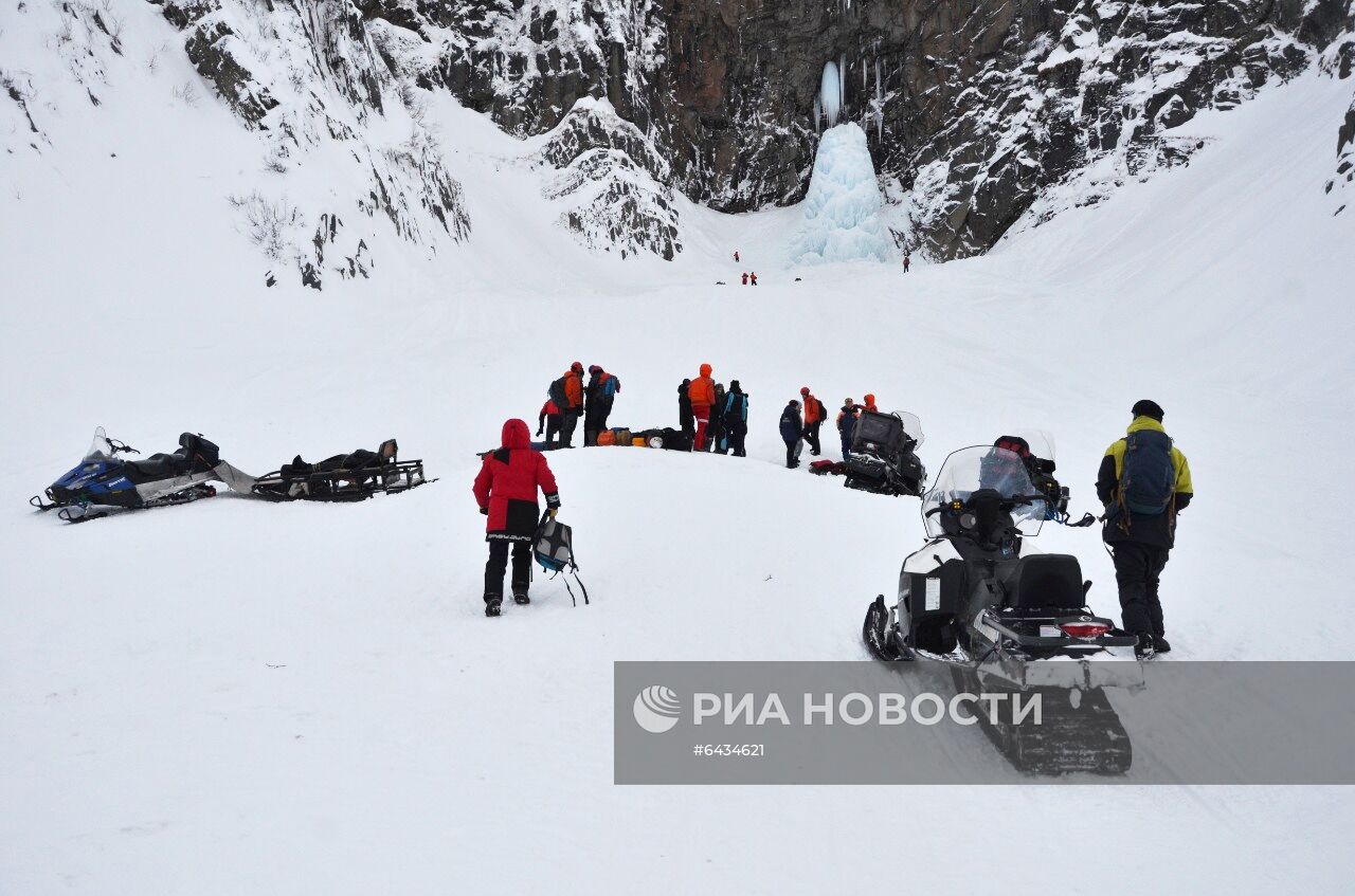 Обвал льда на Вилючинском водопаде