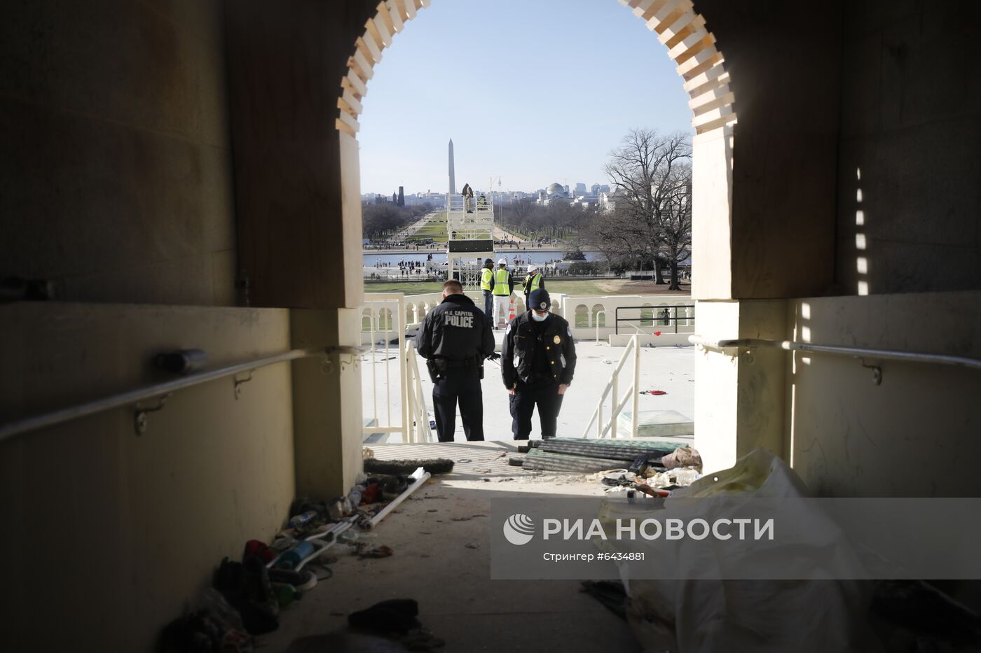 Обстановка у Капитолия в Вашингтоне