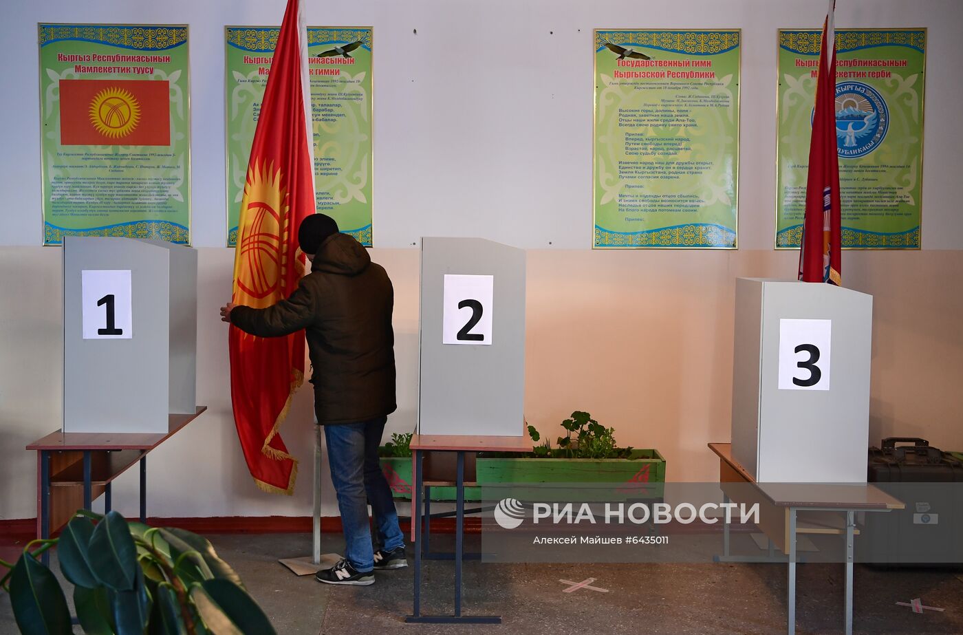 Подготовка избирательных участков в Бишкеке