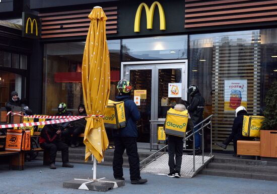 Ужесточение карантинных мер на Украине