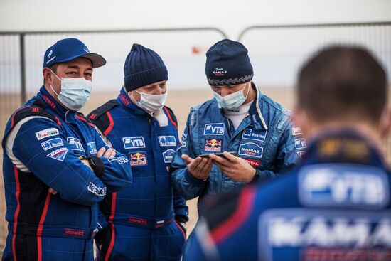 Выступление спортивной команды "КАМАЗ-мастер" на ралли-марафоне "Дакар"