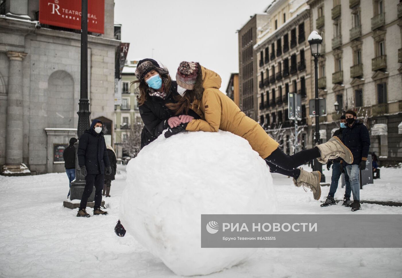 Последствия снежной бури в Мадриде