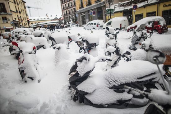 Последствия снежной бури в Мадриде