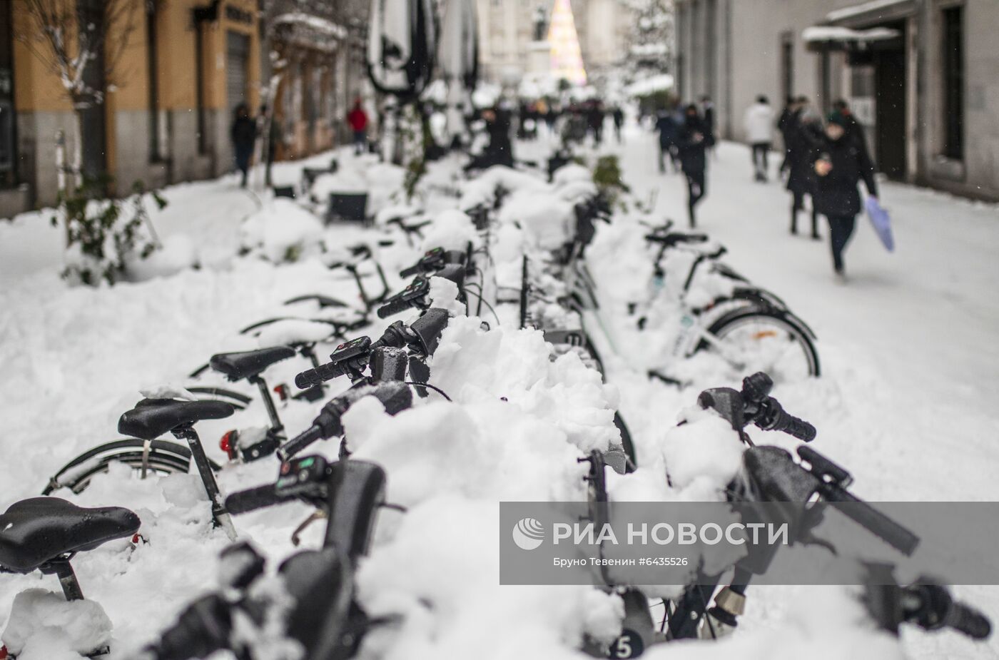 Последствия снежной бури в Мадриде