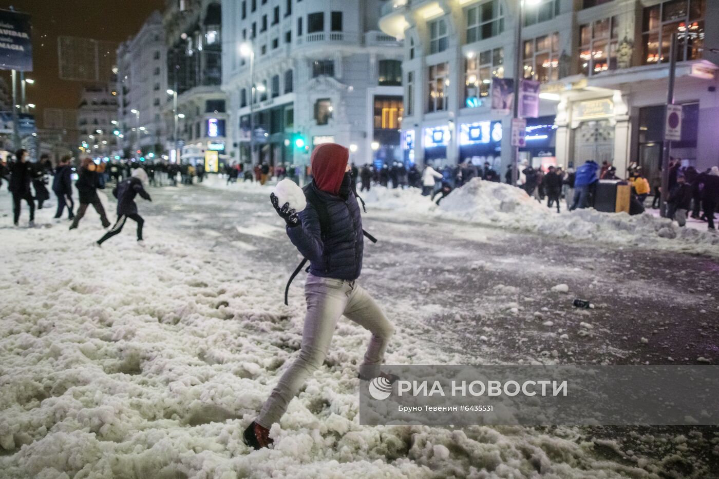 Последствия снежной бури в Мадриде