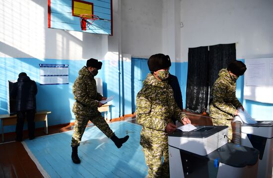 Досрочные выборы президента Киргизии