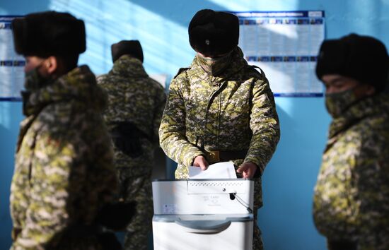 Досрочные выборы президента Киргизии