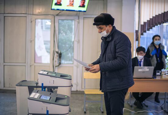 Досрочные выборы президента Киргизии