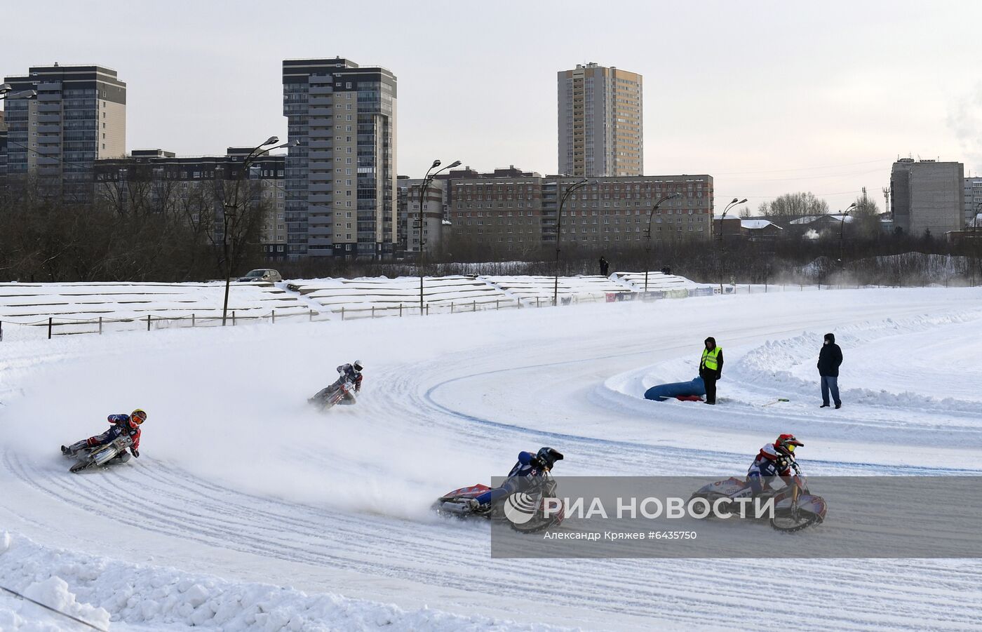 Кубок России по мотогонкам на льду в Новосибирске