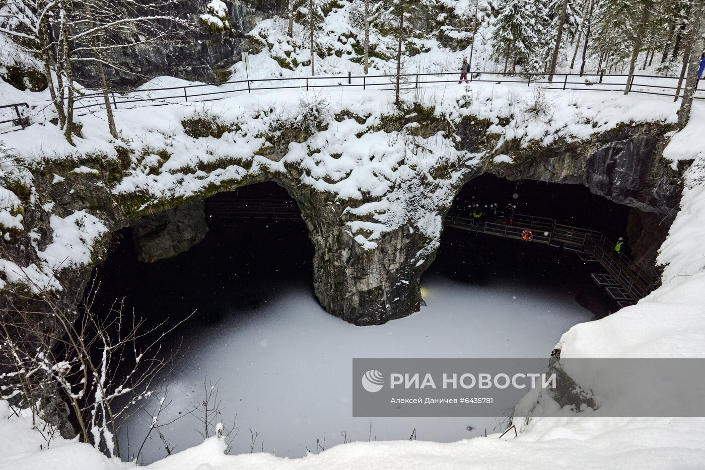 Горный парк "Рускеала" в Карелии