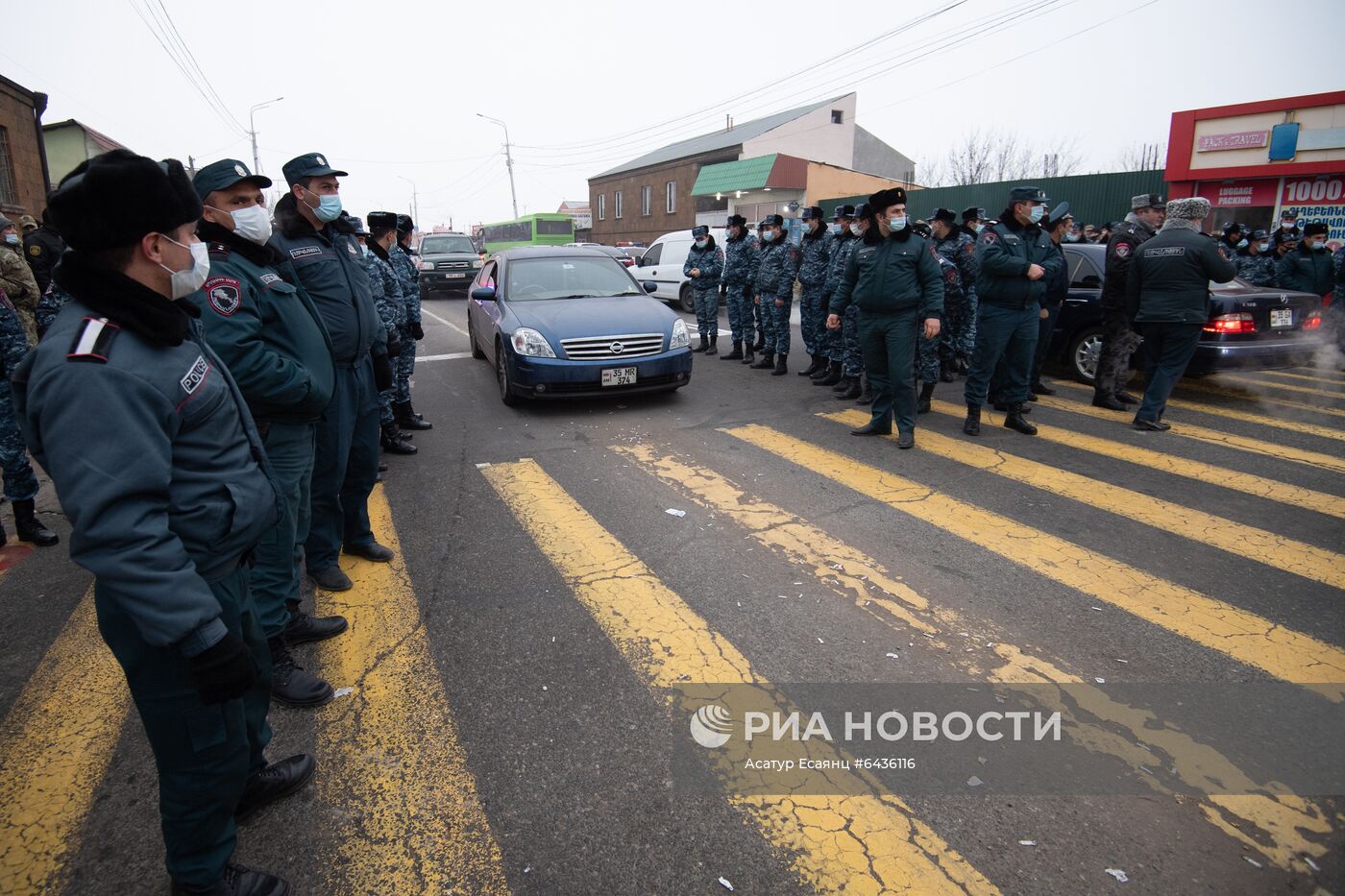 Противники Пашиняна попытались сорвать его визит в Москву