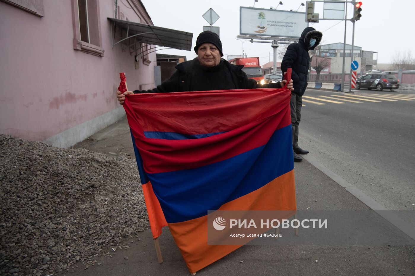 Противники Пашиняна попытались сорвать его визит в Москву