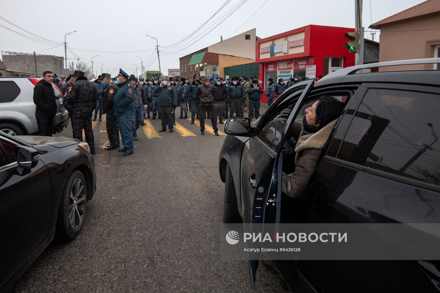 Противники Пашиняна попытались сорвать его визит в Москву