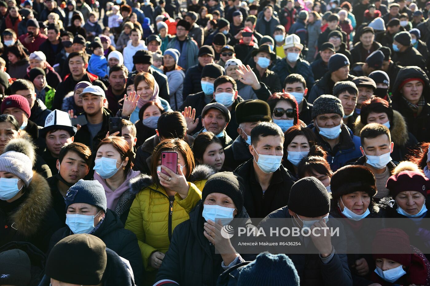 Митинг сторонников С. Жапарова в Бишкеке