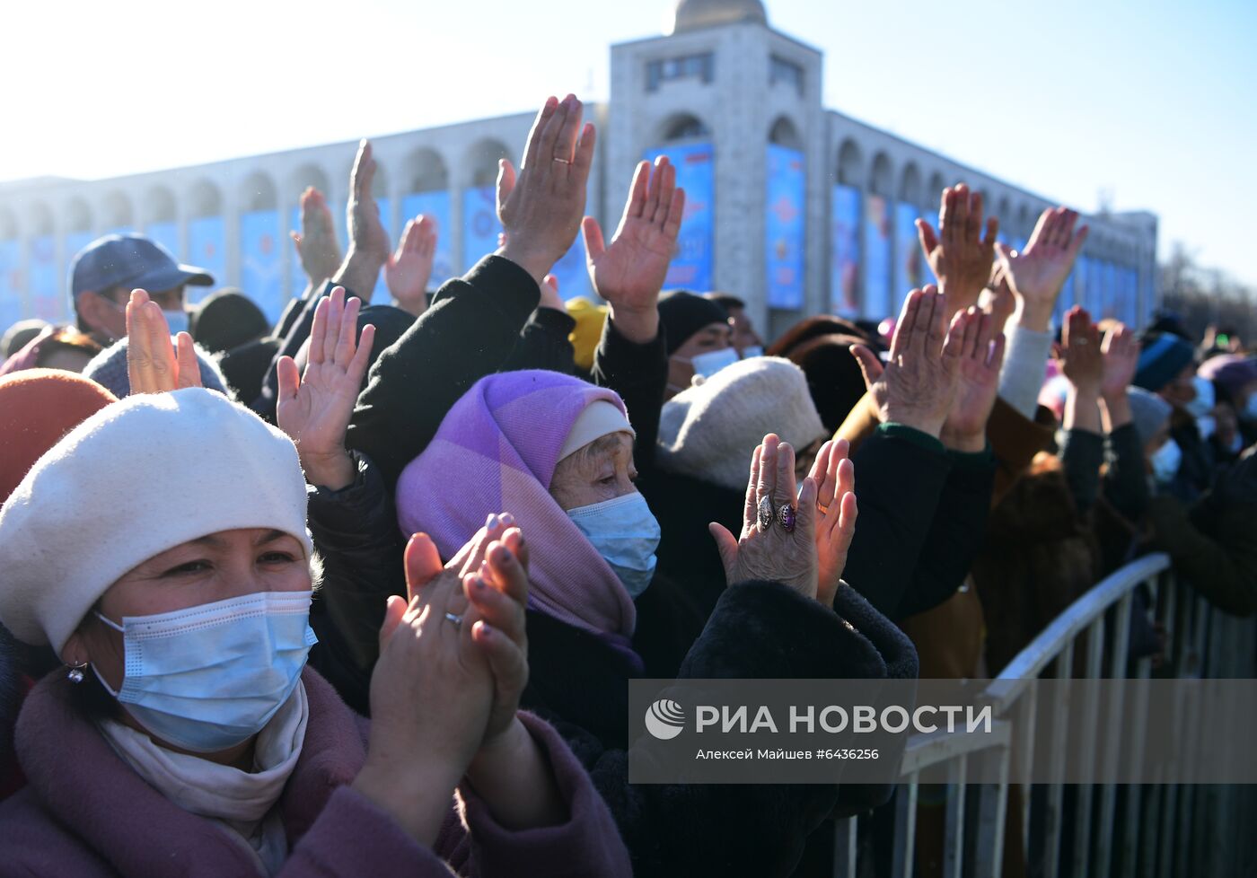 Митинг сторонников С. Жапарова в Бишкеке