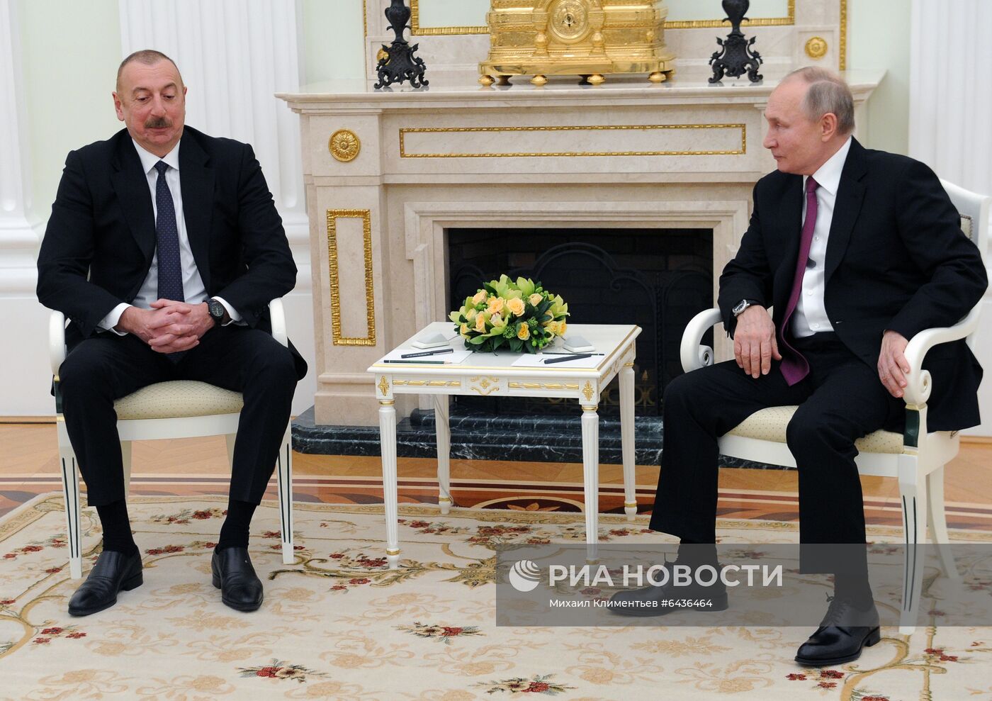 Президент РФ В. Путин провел встречу с президентом Азербайджана И. Алиевым
