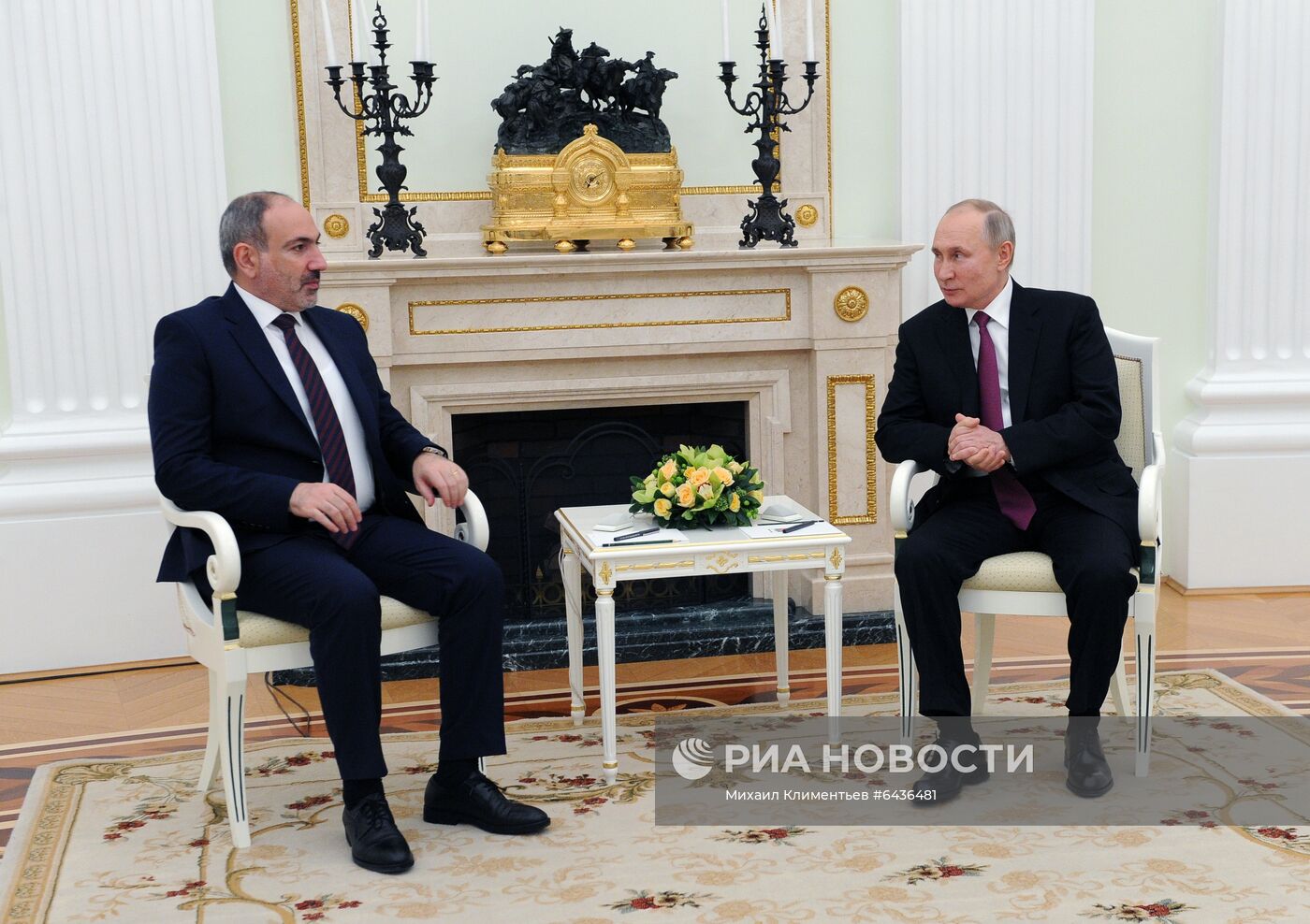 Президент РФ В. Путин провел встречу с премьер-министром Армении Н. Пашиняном