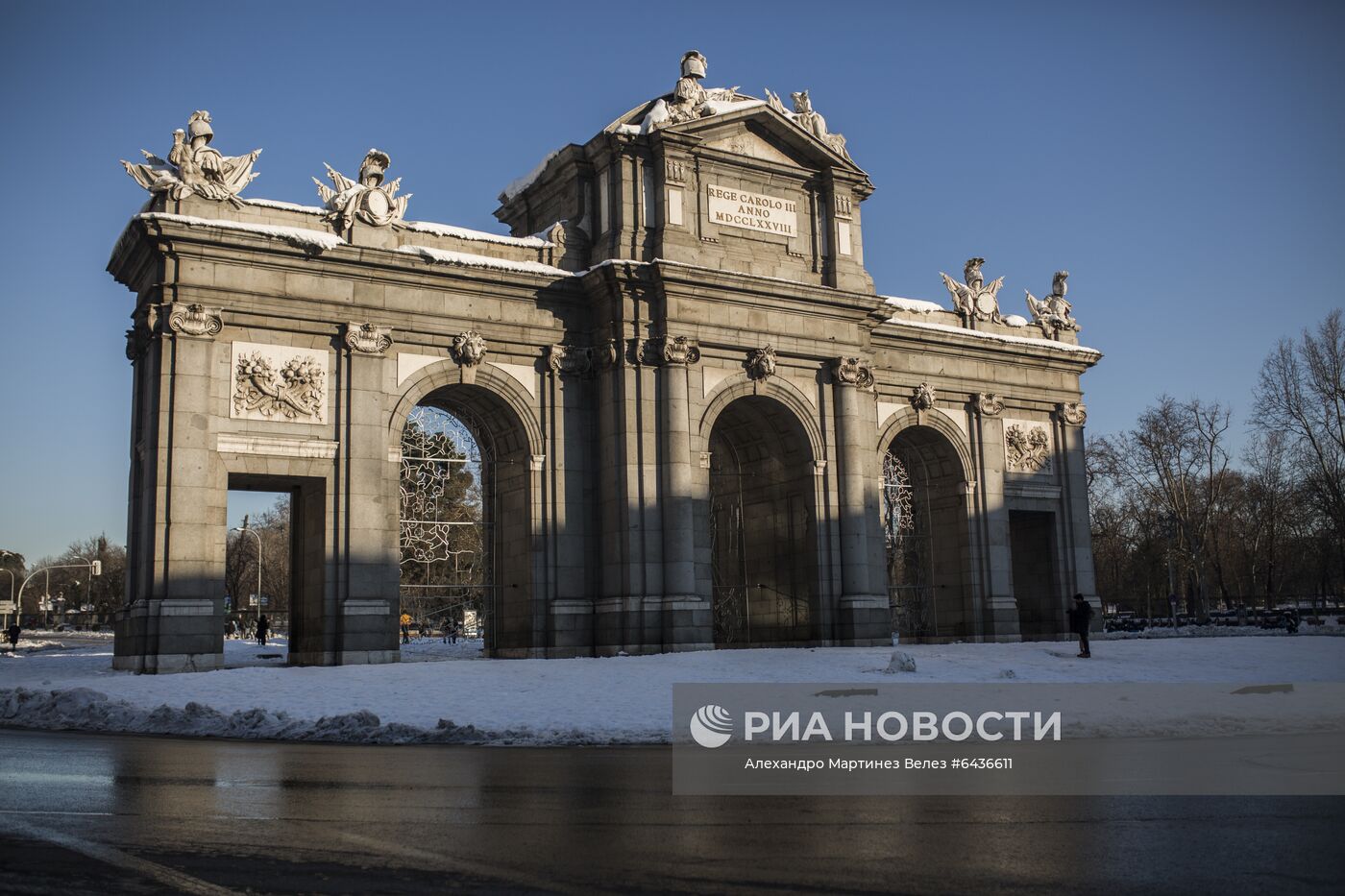 Устранение последствий снежной бури в Мадриде