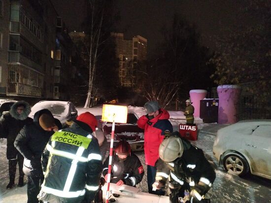 Последствия пожара в жилом доме в Екатеринбурге