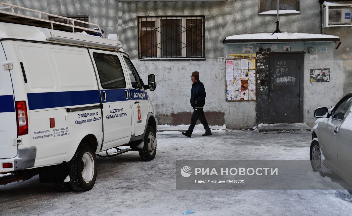 Последствия пожара в жилом доме в Екатеринбурге