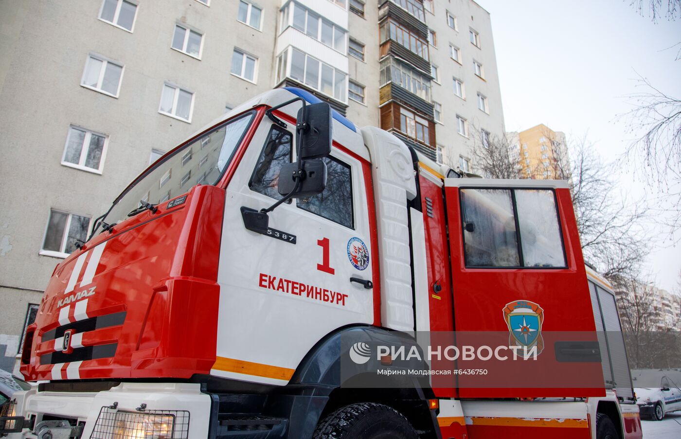 Последствия пожара в жилом доме в Екатеринбурге | РИА Новости Медиабанк