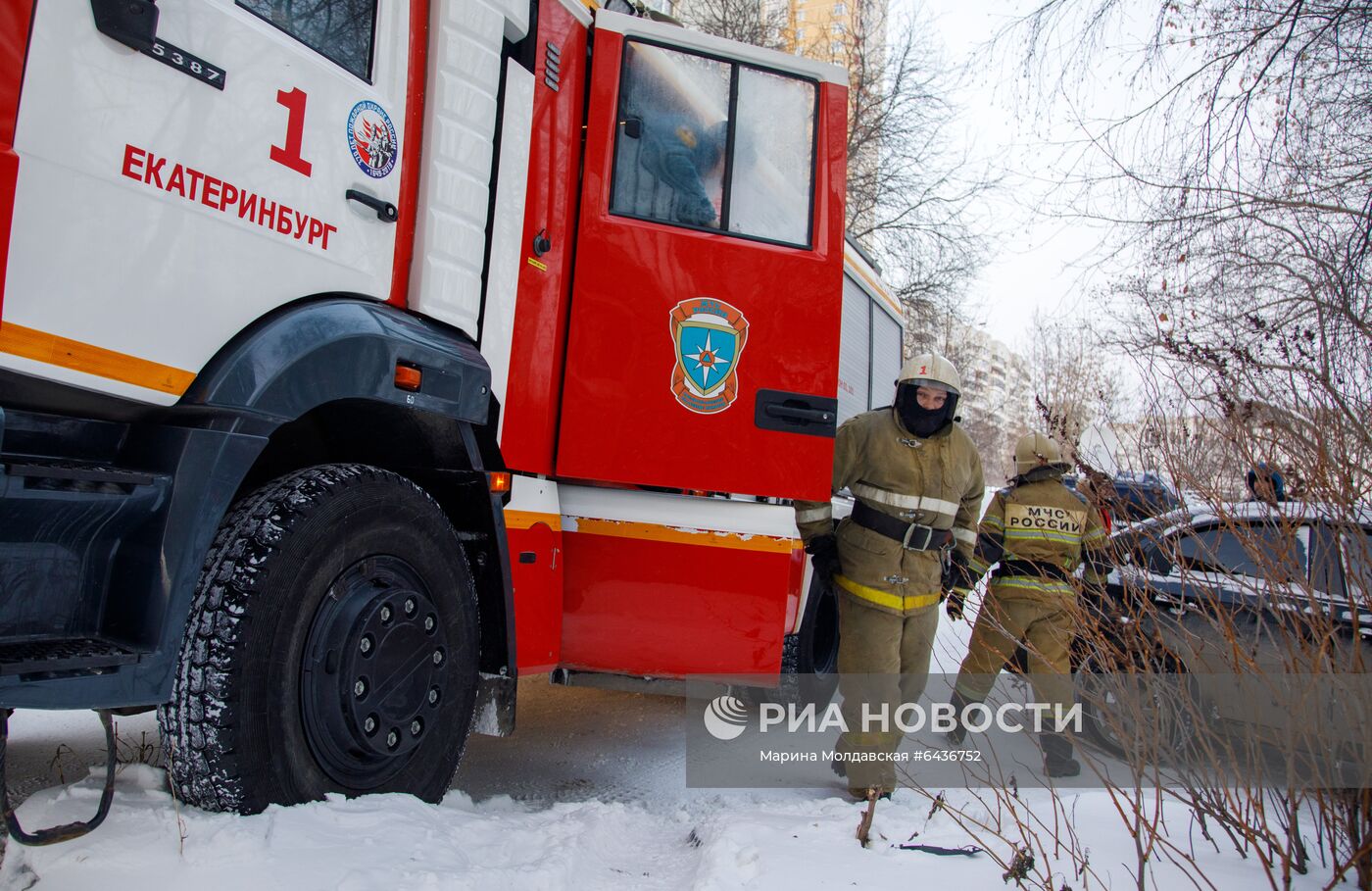 Последствия пожара в жилом доме в Екатеринбурге