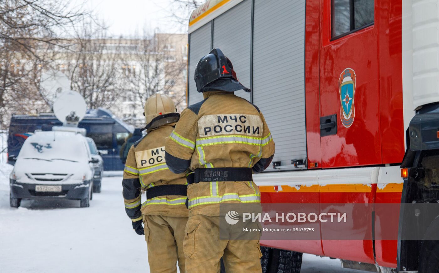 Последствия пожара в жилом доме в Екатеринбурге