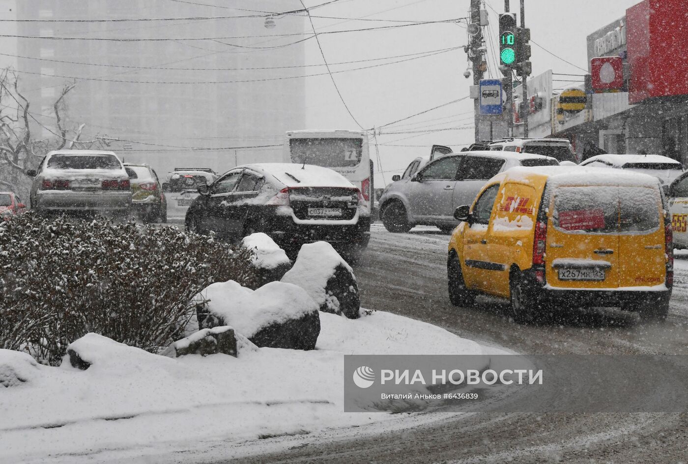 Снегопад во Владивостоке