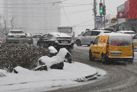 Снегопад во Владивостоке